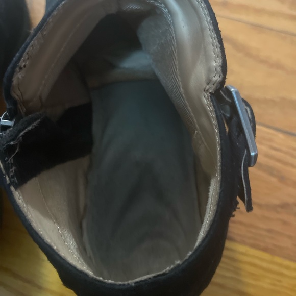 Boots - Picture 6 of 7